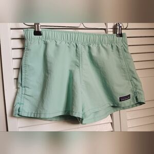 Patagonia Womens green barely Baggy hiking Short  XS